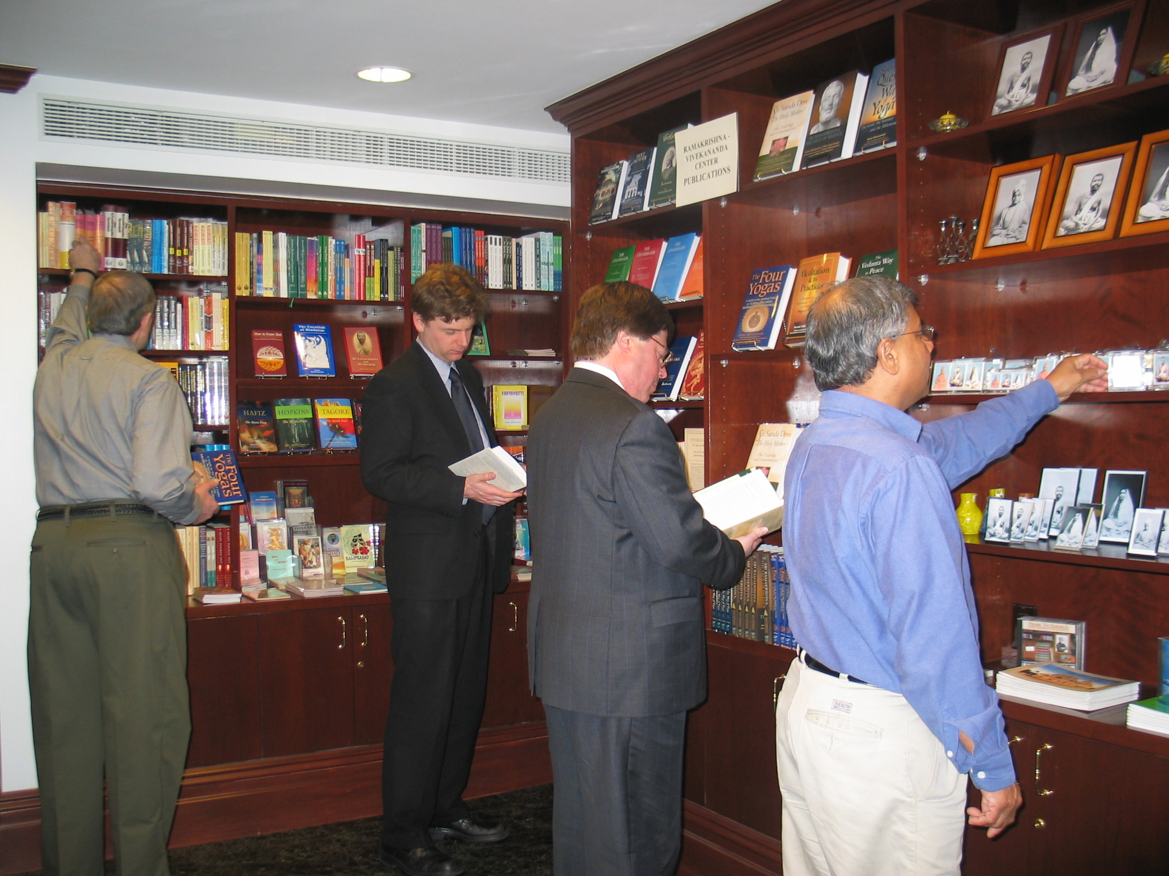 people reading books in the bookstore
